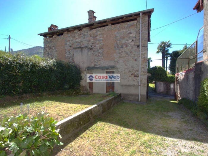 Casa trilocale in vendita in Centro, Porto Valtravaglia