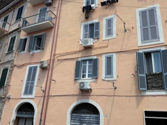 Appartamento bilocale in vendita in Via Roma, Centro, Castel Madama