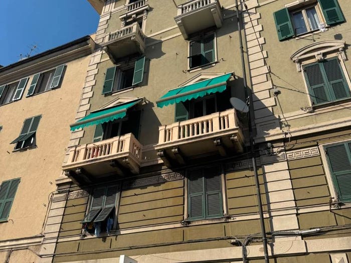 Appartamento con 5 locali in vendita in Via San Pier d'Arena, Sampierdarena, Genova