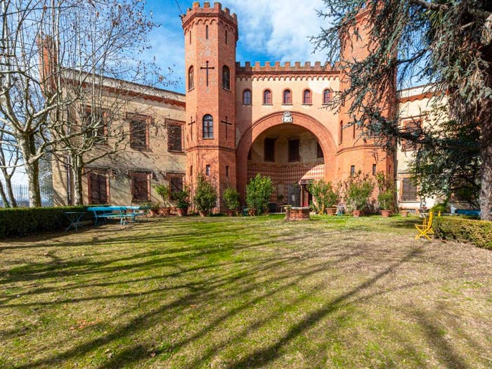 Casa con 6 locali in vendita in Baldissero d'Alba