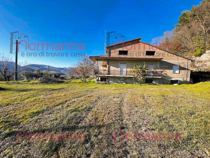 Casa con 5 locali in vendita in Strada Provinciale, Liberi