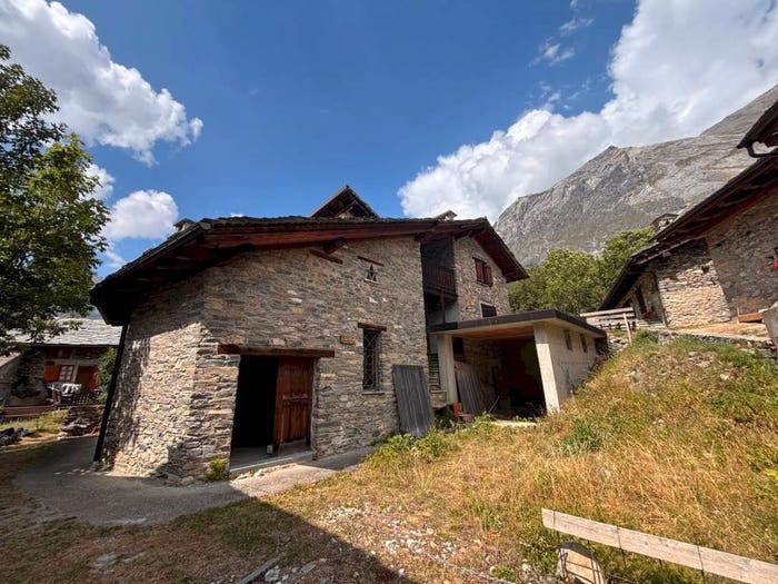 Casa con 6 locali in vendita in Borgo Chiappera, Centro, Acceglio