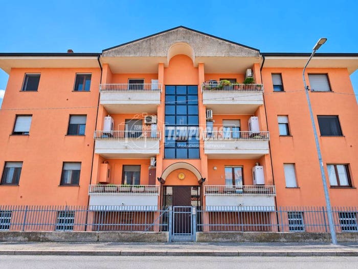 Appartamento bilocale in vendita in Via Aprile, Sozzago