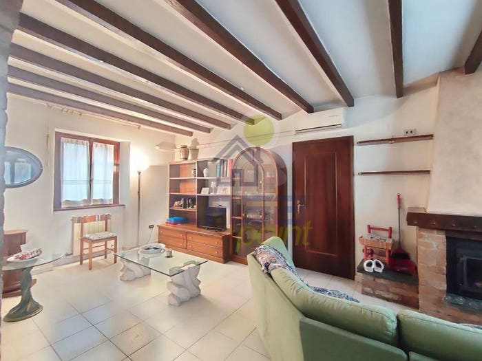 Casa con 6 locali in vendita in via Torre Angiolini, Centro, Torre de' Picenardi