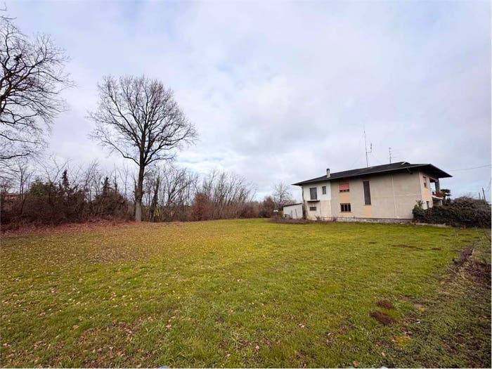 Casa con 6 locali in vendita in Centro, Oleggio