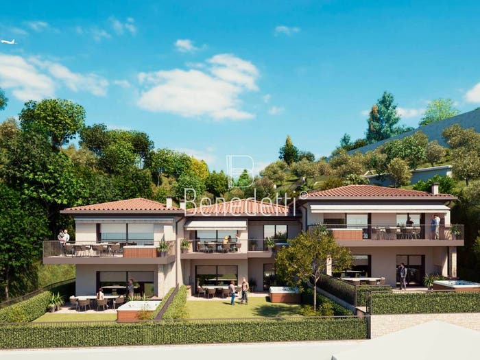 Appartamento trilocale in vendita in Via del Fontanone, Centro, Gardone Riviera