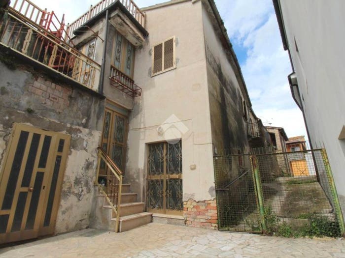 Casa trilocale in vendita in Valle Canzano, Canzano