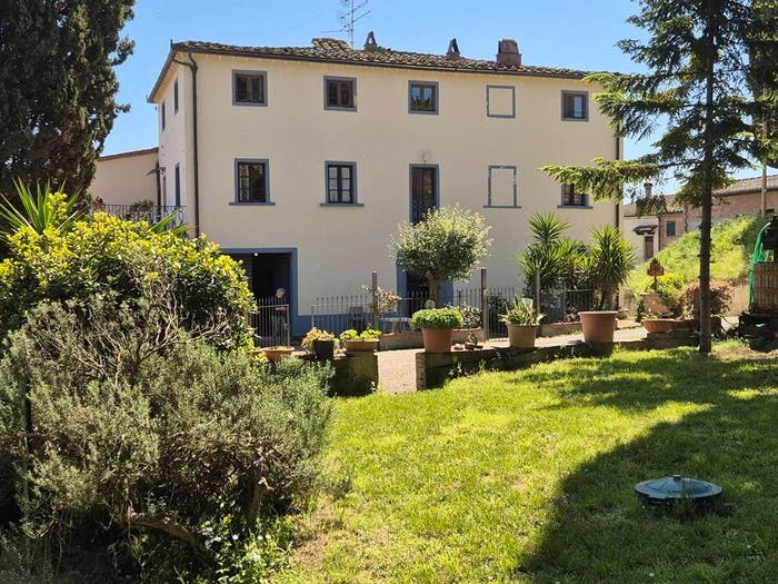 Casa con 6 locali in vendita in Gambassi Terme