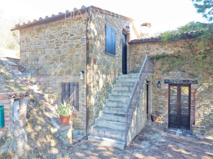 Casa quadrilocale in vendita in Piegaro