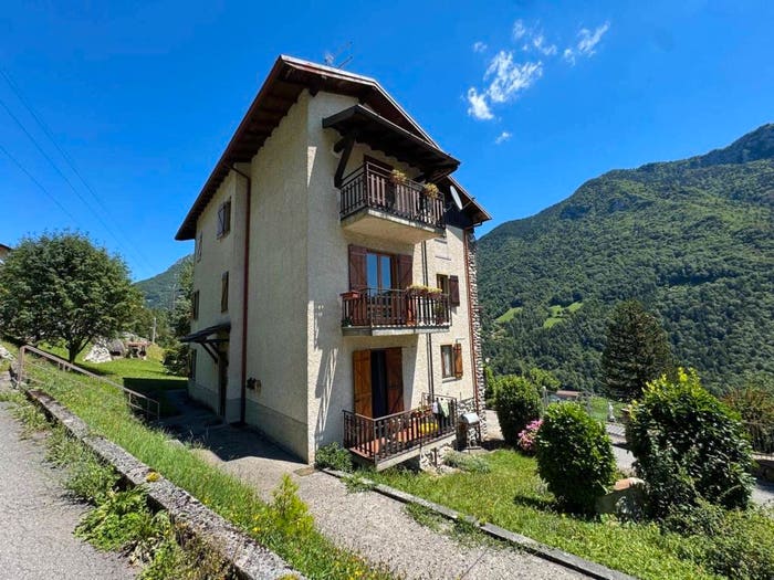 Appartamento quadrilocale in vendita in Via Staletti, Ardesio