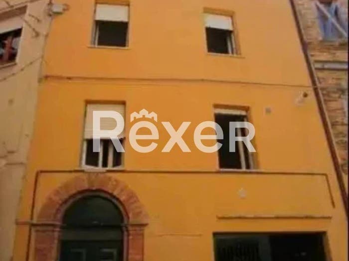 Casa quadrilocale in vendita in Via Vittorio Emanuele, Centro, Monte San Giusto
