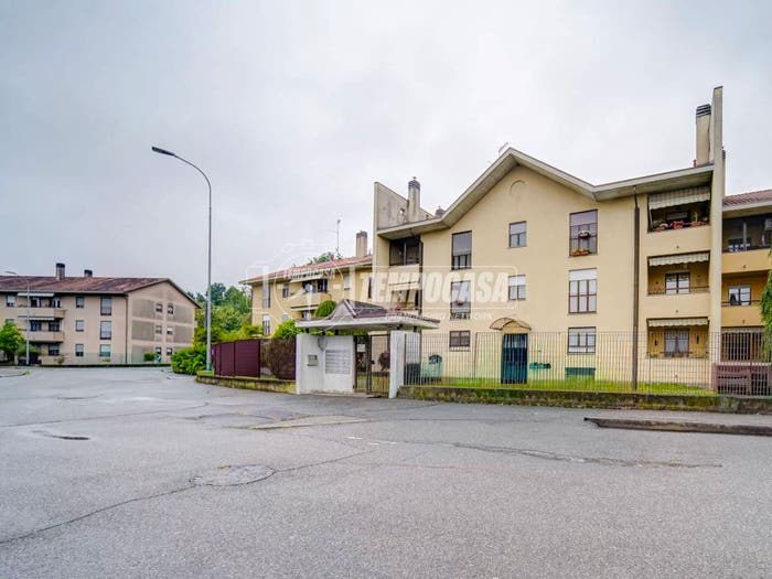 Appartamento trilocale in vendita in Via falcone, Oggiona Santo Stefano, Oggiona con Santo Stefano