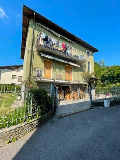 Casa con 6 locali in vendita in Via Meleer, Lipomo