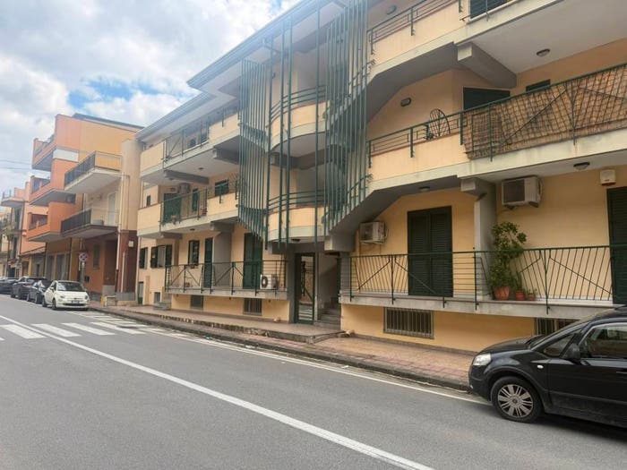 Appartamento con 5 locali in vendita in Via Roma, Itala Marina, Itala