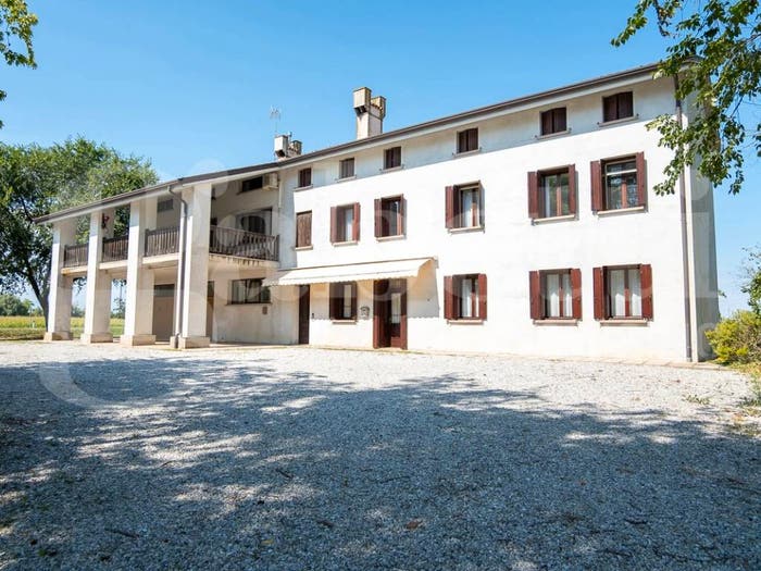 Casa con 6 locali in vendita in Via Portogruaro, Teglio Veneto
