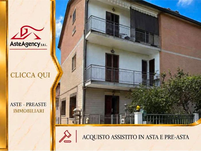 Appartamento quadrilocale in vendita in Strada del Sasso Rosso, Semonte Casamorcia, Gubbio