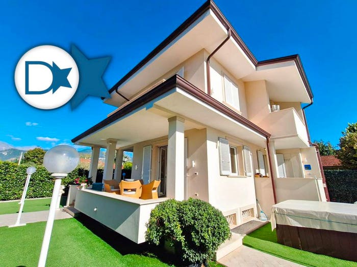 Casa con 6 locali in vendita in Via Gino Balduini, Caranna, Forte dei Marmi