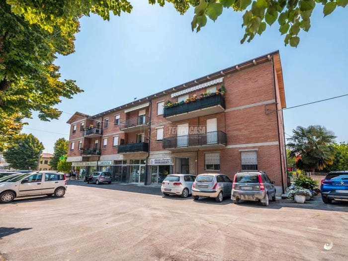 Appartamento trilocale in vendita in Via Alcide De Gasperi, Centro, Quattro Castella