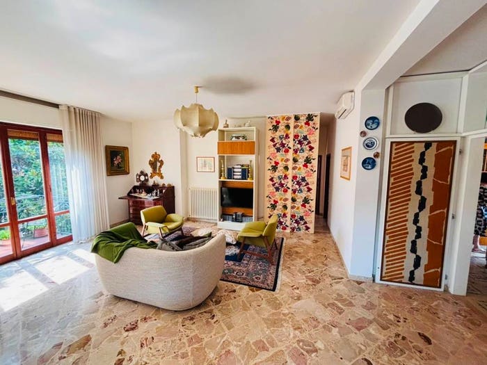 Appartamento con 5 locali in vendita in Via Francesco Folli, Villa Severi Cappuccini, Arezzo