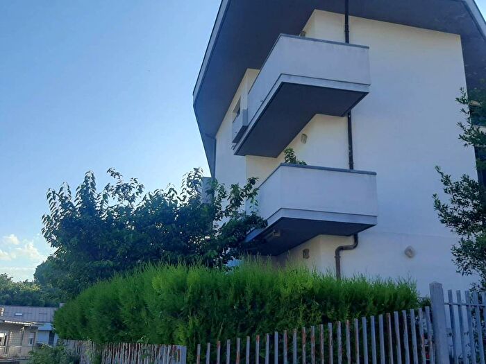 Appartamento con 6 locali in vendita in Via Tommaso Bruno Stoppa, Centro, Teramo