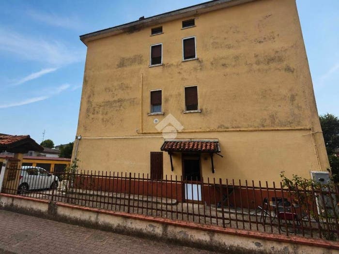 Appartamento trilocale in vendita in Via Dell' Artigianato, Centro, Noviglio