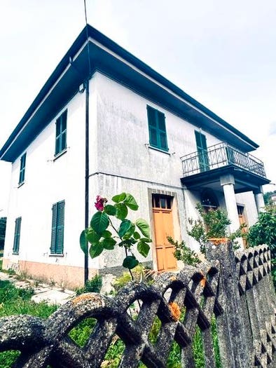 Casa con 6 locali in vendita in Via della Chiesa, San Remigio, Beverino