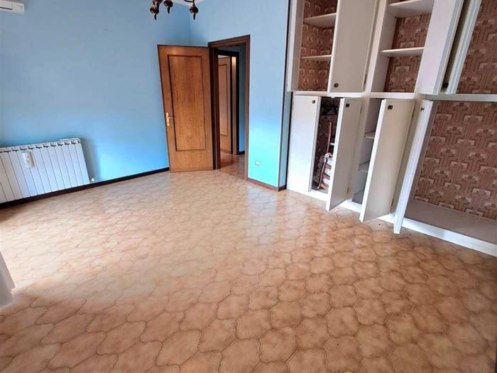 Casa con 6 locali in vendita in Centro, Magnacavallo