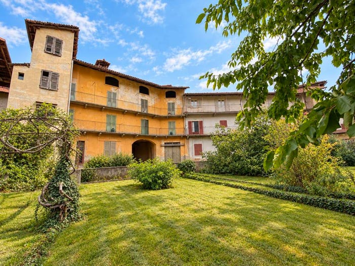 Casa con 6 locali in vendita in Via Don Giovanni Bosco, Centro, Varallo