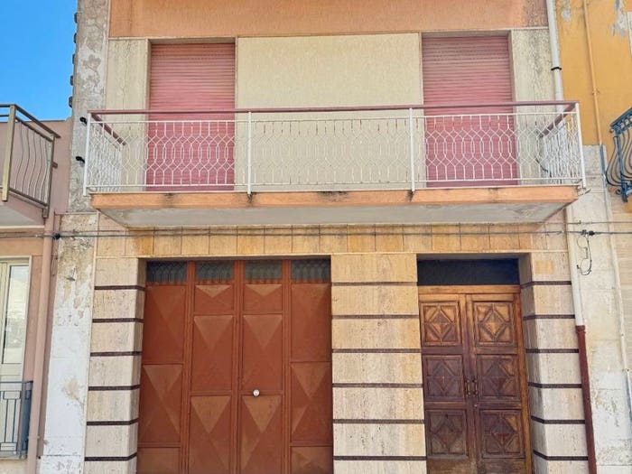 Casa con 5 locali in vendita in Floridia