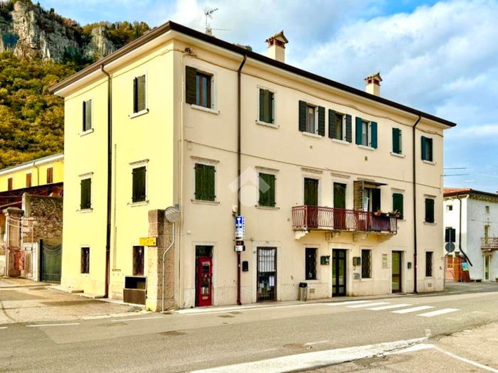 Appartamento trilocale in vendita in Via pozzo dell'amore, Centro, Affi