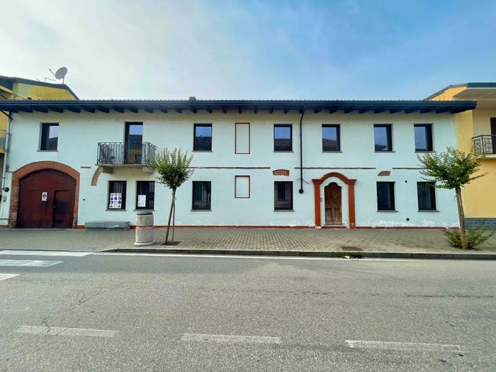 Casa con 6 locali in vendita in Via Roma, Centro, Casalvolone
