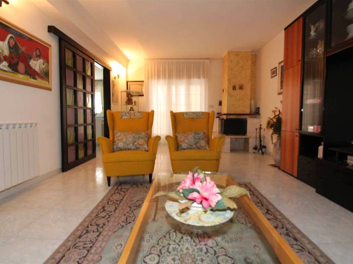 Appartamento con 6 locali in vendita in VIA MARIO GORI, Lentini