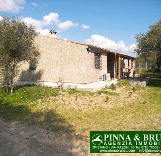 Casa con 5 locali in vendita in Via Umberto I, Riola Sardo