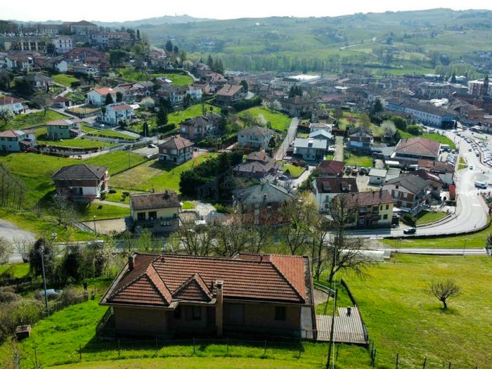 Casa con 5 locali in vendita in Via Maggio, Centro, Castagnole delle Lanze