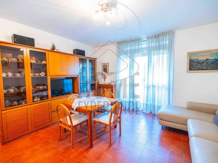 Appartamento trilocale in vendita in Via Eugenio Montale, Gallaratese, Milano