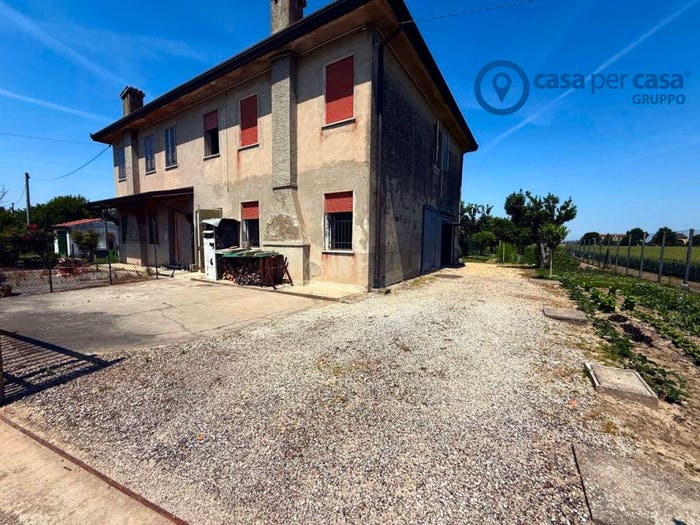 Casa quadrilocale in vendita in Centro, Adria