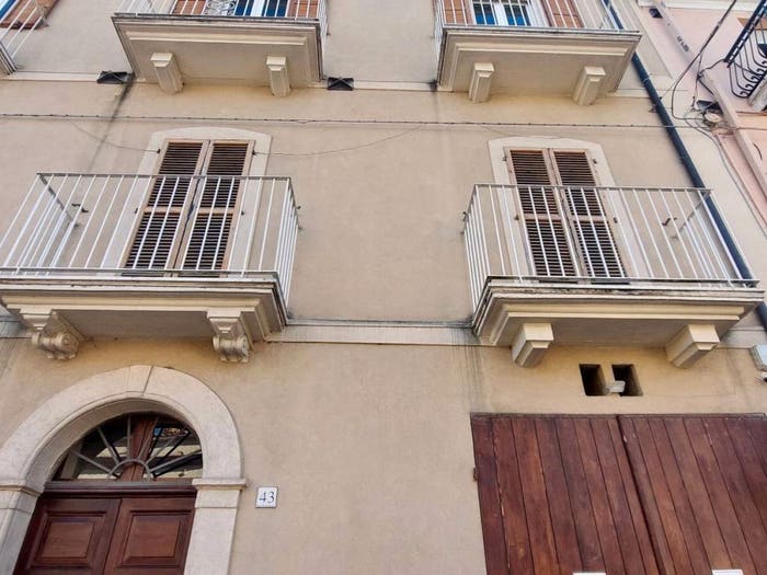 Appartamento quadrilocale in vendita in Borgo Pagliara Vecchia, Centro, Isola del Gran Sasso d'Italia
