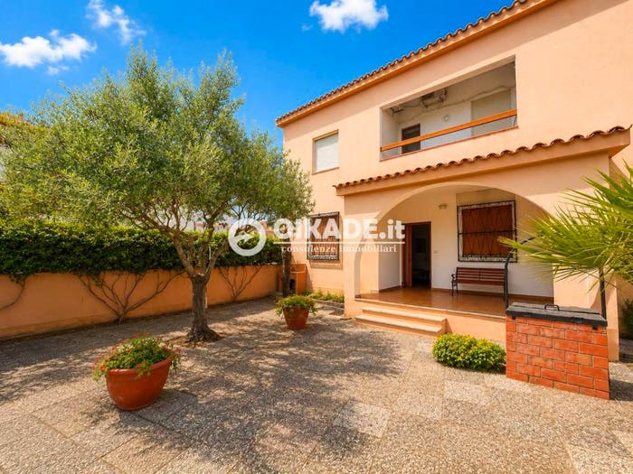 Casa con 6 locali in vendita in Via Monte Santo, Centro, Pula