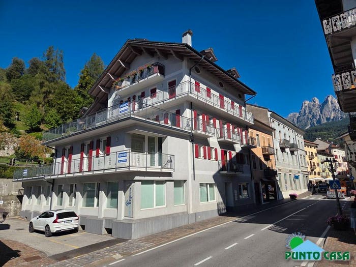 Appartamento con 5 locali in vendita in Viale Piave, Fiera Di Primiero, Primiero San Martino di Castrozza