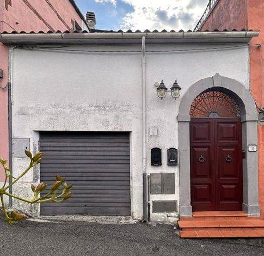 Casa con 6 locali in vendita in Via Serracanda, Montale, Podenzana
