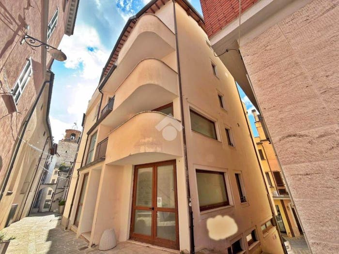 Casa in vendita in HOTEL VIA MORONE, Centro, Gualdo Tadino