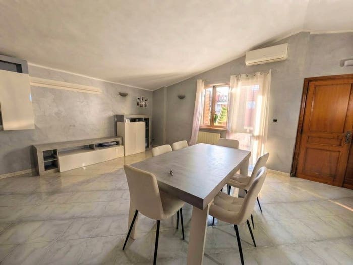 Casa con 6 locali in vendita in Via Tremestieri Etneo, Borghesiana, Roma