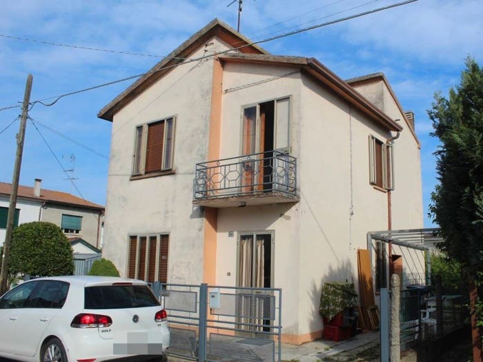 Casa con 6 locali in vendita in Ceneselli