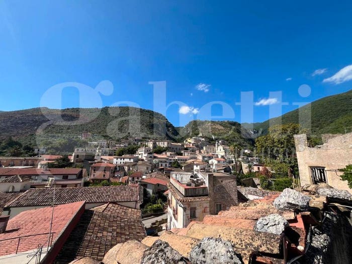 Casa con 6 locali in vendita in Via Alfonso Costantini, Piedimonte Matese
