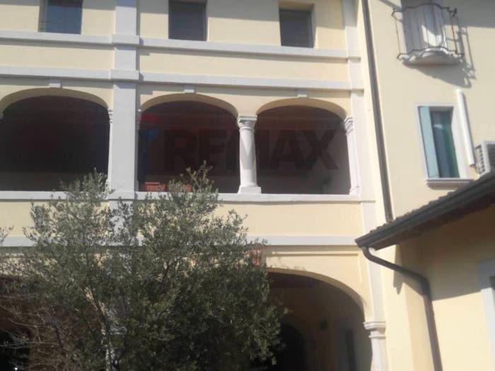 Appartamento con 6 locali in vendita in via Castello, Lonato del Garda