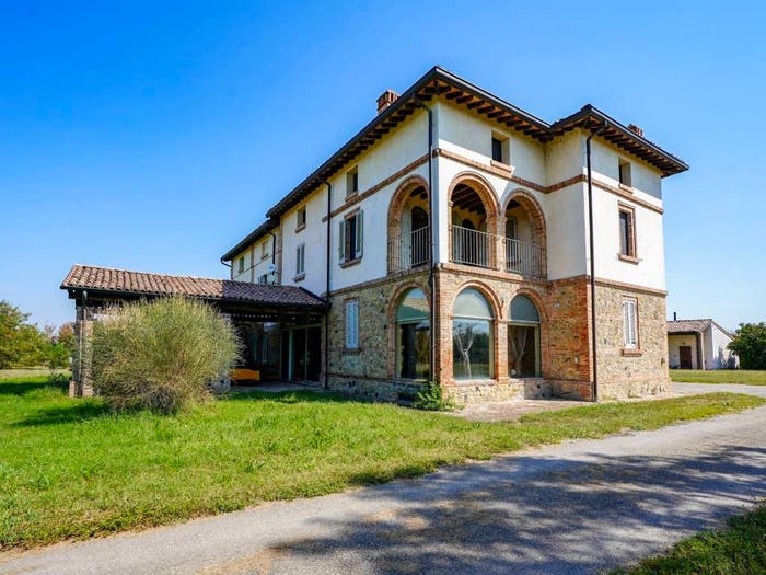 Casa con 6 locali in vendita in Strada Felino in Vigatto, Carignano, Parma