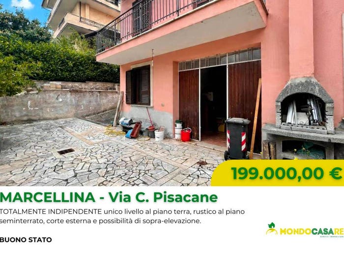 Casa quadrilocale in vendita in Via Carlo Pisacane, Centro, Marcellina