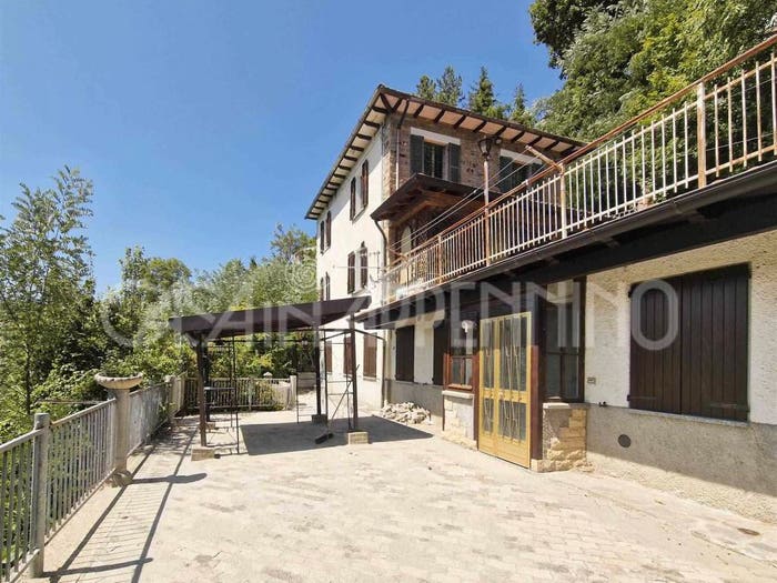 Appartamento con 5 locali in vendita in Centro, Montefiorino
