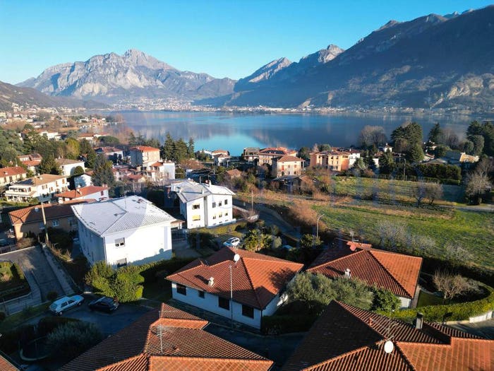 Casa con 5 locali in vendita in Via Statale, Garlate