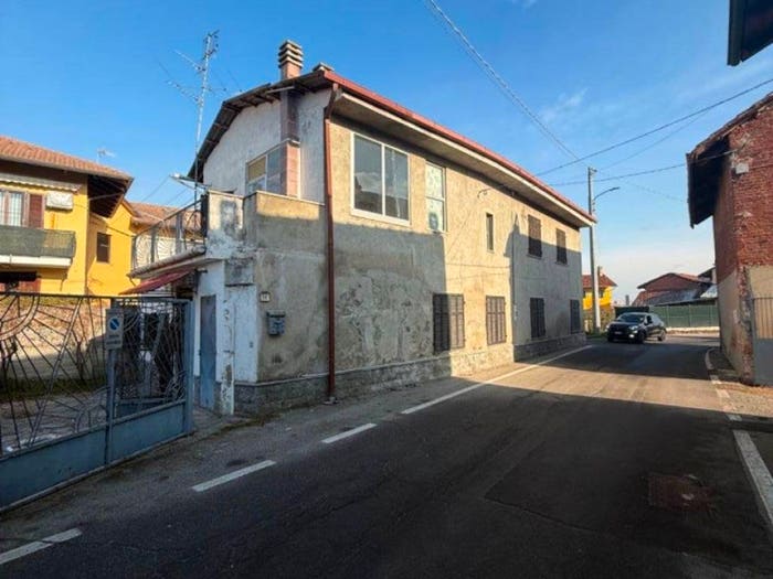 Casa con 6 locali in vendita in Via Gioacchino Rossini, Centro, Crescentino